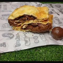 Pastel 101 - Chocolate com bombom
