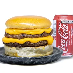Hamburguer duplo cheddar + Coca-Cola