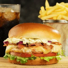 Ed chicken (Nova Versão)+batata média+refri lata
