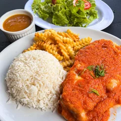 PARMEGIANA DE FRANGO 