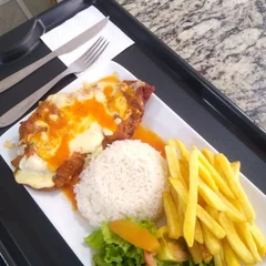 Bife à Parmegiana com Fritas