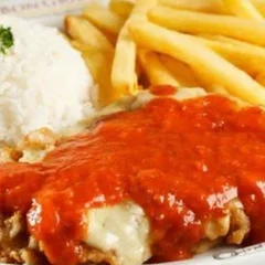 Filé de frango à parmegiana