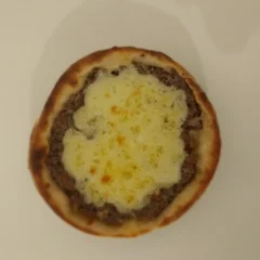 Esfiha de Carne C/ Queijo 
