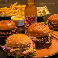 Combo Família 4 Smashs Burguers + 4 fritas + 4 Bebidas