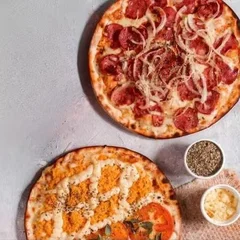 2 Pizzas Grandes (35cm) 8 fatias cada