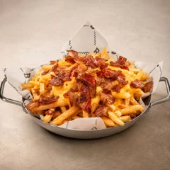 Batata Palito com Cheddar e Bacon