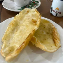Pão com manteiga