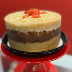 Torta Naked Morango com Ganache