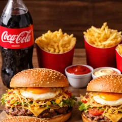 4 X Egg Burguer + coca cola  2 litros + 4 Fritas