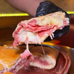 PIZZA FRITA CALABRESA