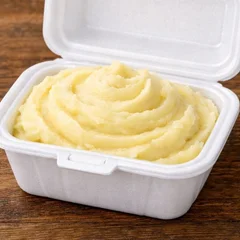 Izopor com salsicha e purê