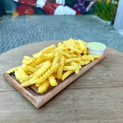 PORÇÃO DE BATATAS TRADICIONAL
