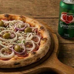 Pizza Calabresa Broto 25cm + refrigerante lata 350ml
