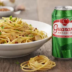 Macarrão Alho e Óleo + Guaraná Lata