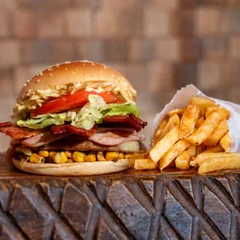 X-BACON PODRÃO COM FRITAS