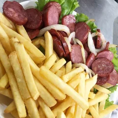 Porção de calabresa acebola com batata Frita