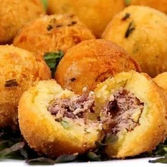 BOLINHO CARNE SECA