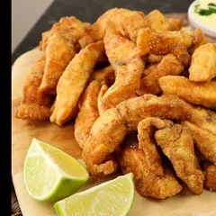 ISCA DE PEIXE COM MOLHO TÁRTARO