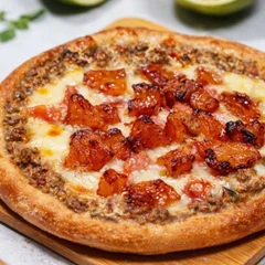 Carne, mussarela e bacon