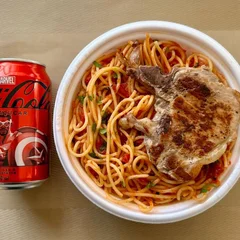 Espaguete & Bisteca Suína + lata Coca Zero + R$ 14,99 leve outra marmitex