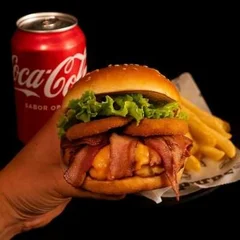 Burguer América Onions + Coca Lata + Batata Pequena