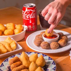 200 Salgadinhos fritos!