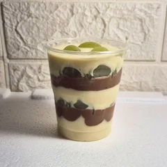 Uva com Mousse de Ninho Trufado
