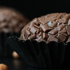 Docinhos Gourmet Brigadeiro | 06 Unid