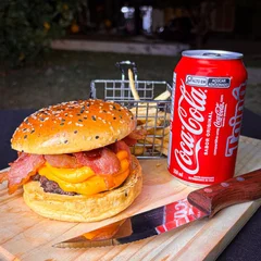 Hmm Cheddar + Fritas 100g + Coca Cola 350 ml