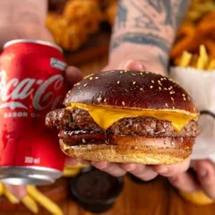 1 Classico Burguer 150g + 1 Porção de Bata + 1 Refrigerante Lata