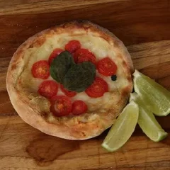 Esfiha de Muçarela de Búfala