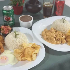 Executivos Strogonoff  + Frango empanado.