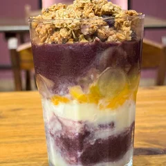 Jd. Irene (Frutas, granola, leite em pó)