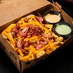 Batata Frita com Cheddar e Bacon