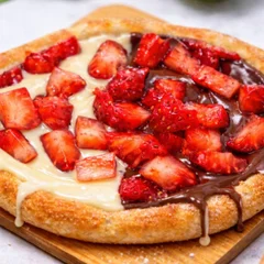 Nutella, creme de Ninho e morango (meio a meio)