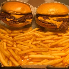 BOX: 2xSmash Duplo + Batata 260g + GRÁTIS CINI 2L 