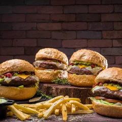 Pra Toda Familia (4 lanches + Refri + Batata )