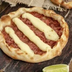 Esfiha de Calabresa com cream chesse