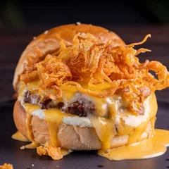 Scheddar Burguer (Cebola Crispy, Maionese Especial e Cheddar)