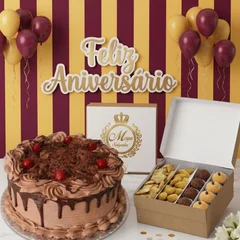 Kit festa 8 com 2 kg de bolo, 25 mini hamburguer, 25 esfihas, 100 salgados fritos, 50 doces