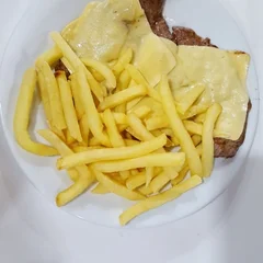 Bife de filé com fritas