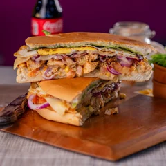 Big Xis Frango com Barbecue e Cebola Roxa 