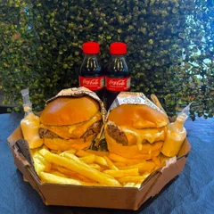 Combo 2 X-Burguer 150gr + Fritas + 2 Coca Pet