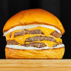 Triplo X-Burger Smash Supremo 100g - 300g de Muuuita Carne!