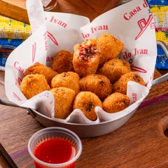 Bolinho de mandioca com carne seca 12 unidades