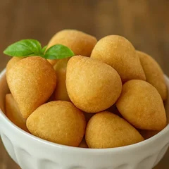 Porção De Coxinha De Frango De 14 gramas com 15 Unidades