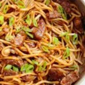 Macarrao com tiras de carne 