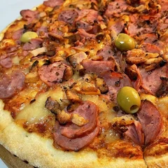 Pizza Cala-Bacon + Refrigerante