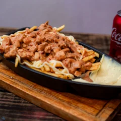 BARCA FRICASSE C/ CHEDDAR OU REQUEIJÃO 
