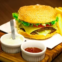Hamburguer duplo com fritas